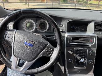 Volvo V-60 2.0 D3 R-Design picture 20