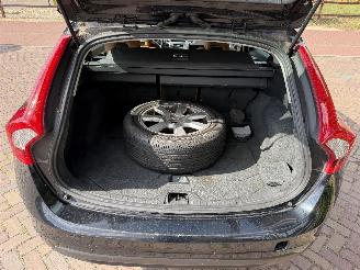 Volvo V-60 2.0 D3 R-Design picture 14