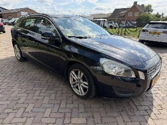 Volvo V-60 2.0 D3 R-Design picture 9