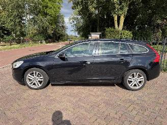 Volvo V-60 2.0 D3 R-Design picture 4