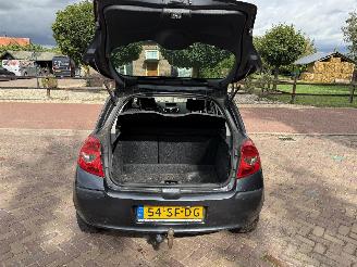 Renault Clio 1.6-16V Dynamique Luxe picture 8