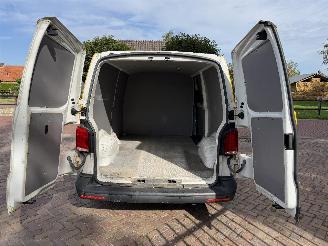 Volkswagen Transporter 2.0 TDI L2H3 32 Comfortline picture 9