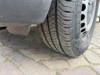 Volkswagen Transporter 2.0 TDI L2H3 32 Comfortline picture 24