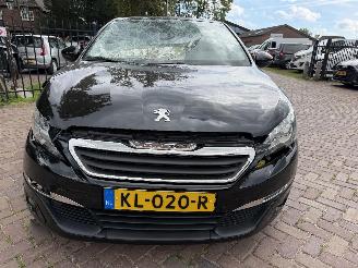 Peugeot 308 1.2 PureTech Blue Lease Executive picture 3
