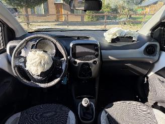Toyota Aygo 1.0 VVT-i x-play picture 11