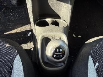 Toyota Aygo 1.0 VVT-i x-play picture 21