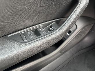 Audi A4 2.0 TDI clima/navi/velgen picture 10