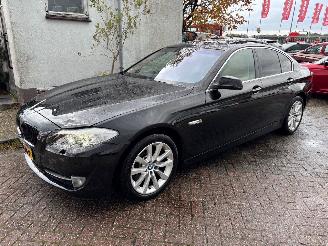 damaged passenger cars BMW 5-serie 530i 6-cilinder 2013/3