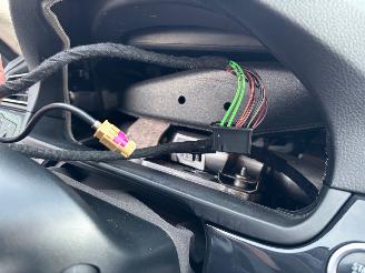 BMW 5-serie 528i x-drive luxury picture 21