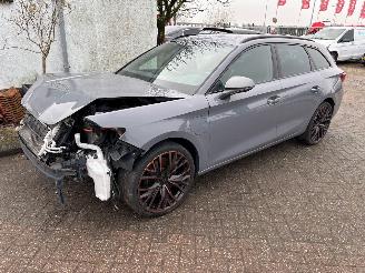 uszkodzony samochody osobowe Cupra Leon 1.4 hybride 2023/4