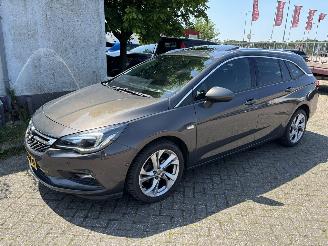 Damaged car Opel Astra 1.0t automaat 2016/7