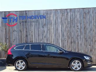 Volvo V-60 2.4 D6 Twin Engine Hybride Momemtum Klima Navi 162KW Euro 6 picture 4