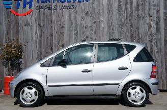 Schadeauto Mercedes A-klasse A140 Classic 5-persoons Klima Panoramadach 60KW 2003/2