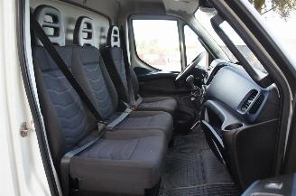 Iveco Daily 35C12 2.3 HPi Koffer Laadklep Airco Automaat 85KW Euro 6 picture 11