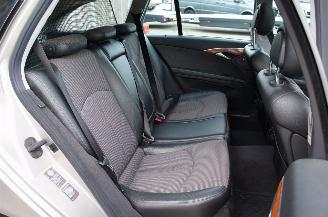 Mercedes E-klasse E320 CDi Kombi Avantgarde Klima Navi Stoelverwarming 150KW Euro 4 picture 11