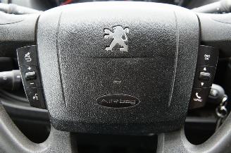 Peugeot Boxer 2.2 HDi L2H2 Airco Cruise 3-Persoons Trekhaak 96KW Euro 5 picture 12