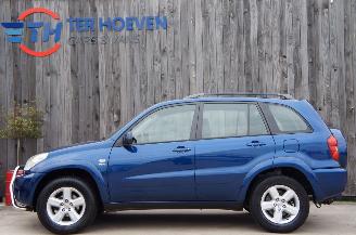 damaged passenger cars Toyota Rav-4 2.0-16V VVT-i 4X4 Airco Cruise Trekhaak 110KW Euro 4 2004/9
