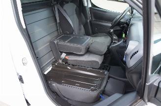 Peugeot Partner 1.6 BlueHDi L1H1 Airco Navi Cruise Trekhaak 55KW Euro 6 picture 13