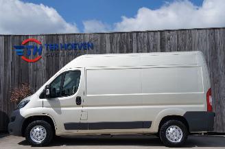Vaurioauto  passenger cars Peugeot Boxer 2.2 HDi L2H2 Airco Cruise Trekhaak 110KW Euro 5 2015/2