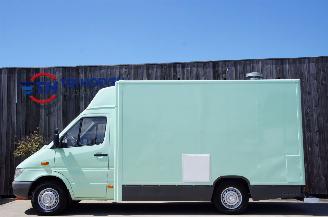 skadebil auto Mercedes Sprinter 308 CDi Verkoopsauto voor Hamburgers Frituur Bakplaat Vriezer 2001/7