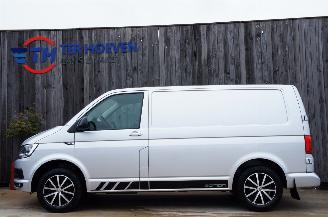 Damaged car Volkswagen Transporter T6 2.0 TDi L1H1 Edition-Pakket Airco Cruise Trekhaak 84KW Euro 6 2017/6