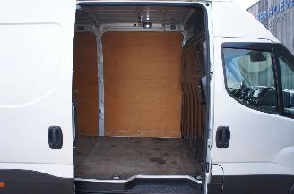 Iveco Daily 35S18 3.0 HPi L5H2 Hi-Matic Airco Navi ACC LED 132KW Euro 6 picture 14