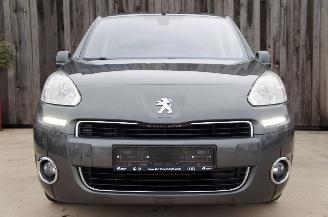Peugeot Partner 1.6 e-HDi L1H1 Airco Navi Cruise Trekhaak 66KW Euro 5 picture 6