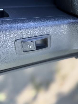 Volkswagen  T5 Multivan 1.9 TDI Aufstelldach Klima Navi AHK 7-Sitzer picture 24