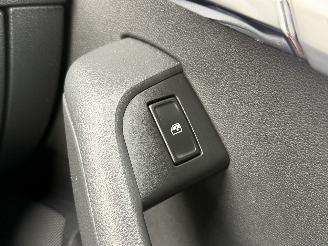 Skoda Octavia Combi 1.6 TDI Ambition Navi CarPlay Sitzheizung picture 32