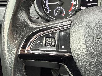 Skoda Octavia Combi 1.6 TDI Ambition Navi CarPlay Sitzheizung picture 25