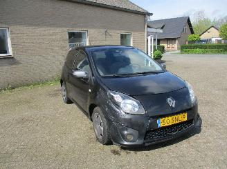 Damaged car Renault Twingo 1.5 Dci Collection 2011/10