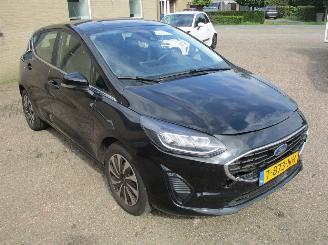 damaged passenger cars Ford Fiesta 1.0 EcobB Hy Tit NAP REST BPM 2000 euro !!!! 2023/7