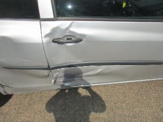 Renault Clio 1.2-16V Authentique picture 10