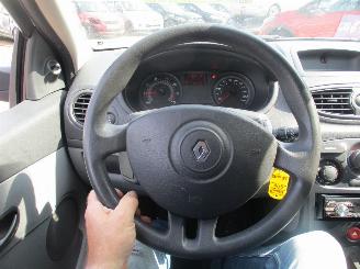 Renault Clio 1.2-16V Authentique picture 16