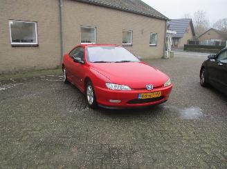Vaurioauto  passenger cars Peugeot 406 Coupe 2.0-16V LPG 2001/10
