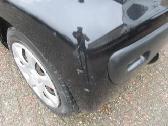 Peugeot 107 1.0-12V XS AIRCO picture 11