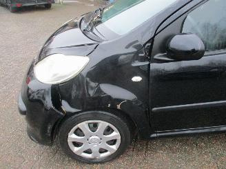 Peugeot 107 1.0-12V XS AIRCO picture 10