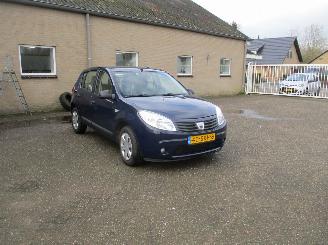 uszkodzony samochody osobowe Dacia Sandero 1.2 Aniversare 2011/9