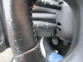 Peugeot 607 2.2-16V picture 17