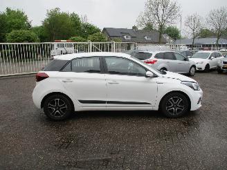 Hyundai I-20 1.0 T-GDI Comfort Aut NAP REST BPM 1200 EURO !!!!! picture 9