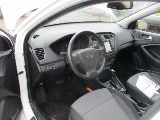 Hyundai I-20 1.0 T-GDI Comfort Aut NAP REST BPM 1200 EURO !!!!! picture 22