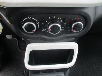 Renault Twingo 1.0 SCe Collection NAP picture 20