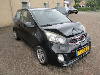 Auto incidentate Kia Picanto 1.0 CVVT Comfort Pack Airco NAP 2011/9