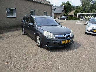 Vaurioauto  passenger cars Opel Vectra STATION WAGON 2.2-16V Executive Aut 2007/5