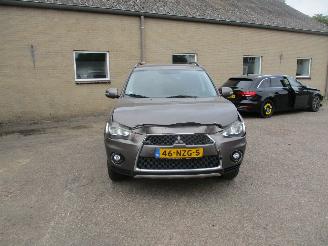 Mitsubishi Outlander 2.0 Edition Automaat REST BPM 400 EURO !!!! picture 2