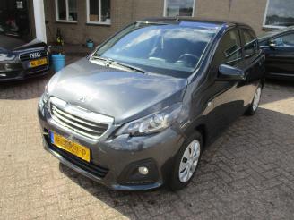 Peugeot 108 1.0 E-VTI Active Airco NAP picture 3