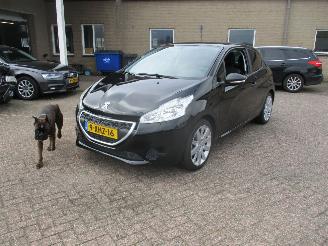 Peugeot 208 1.0 VTi Acces NAP picture 3