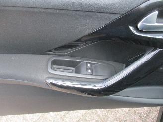 Peugeot 208 1.0 VTi Acces NAP picture 17