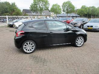 Peugeot 208 1.0 VTi Acces NAP picture 8