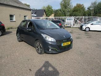 krockskadad bil auto Peugeot 208 1.2 PureTech Allure 2016/10